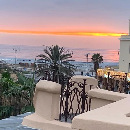Rome, Beautiful Apartment In A Vintage Building Lido di Ostia Esterno foto
