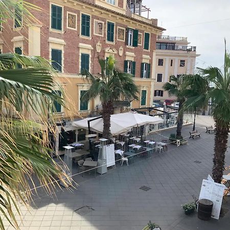 Rome, Beautiful Apartment In A Vintage Building Lido di Ostia Esterno foto
