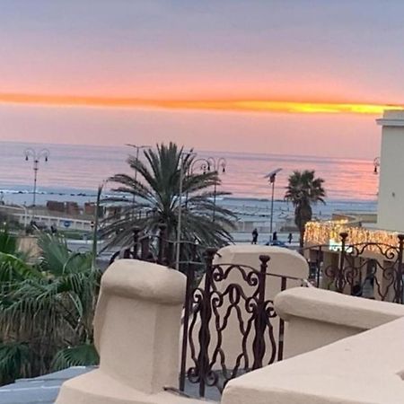 Rome, Beautiful Apartment In A Vintage Building Lido di Ostia Esterno foto