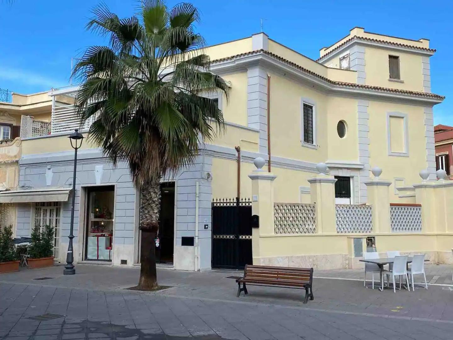 Rome, Beautiful Apartment In A Vintage Building Lido di Ostia Esterno foto