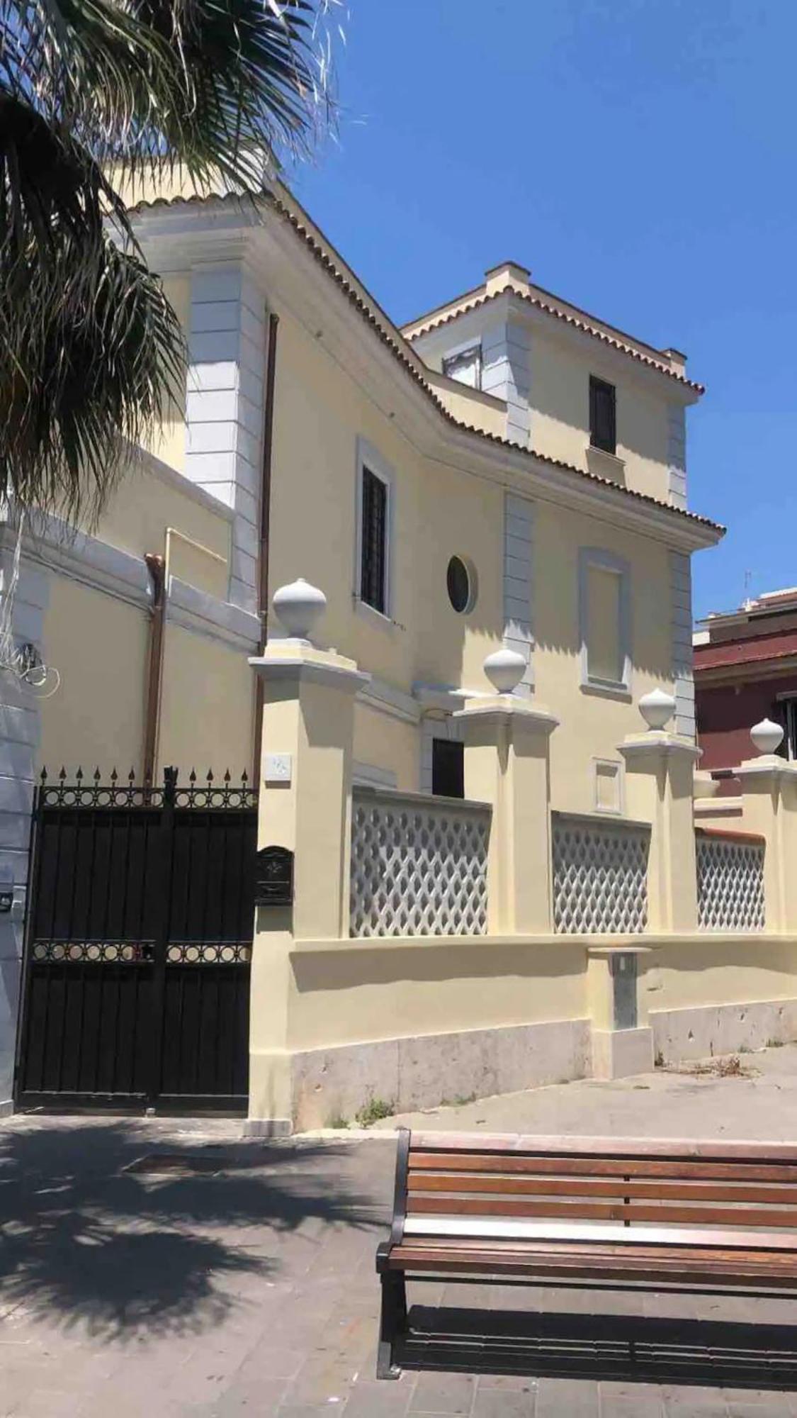 Rome, Beautiful Apartment In A Vintage Building Lido di Ostia Esterno foto