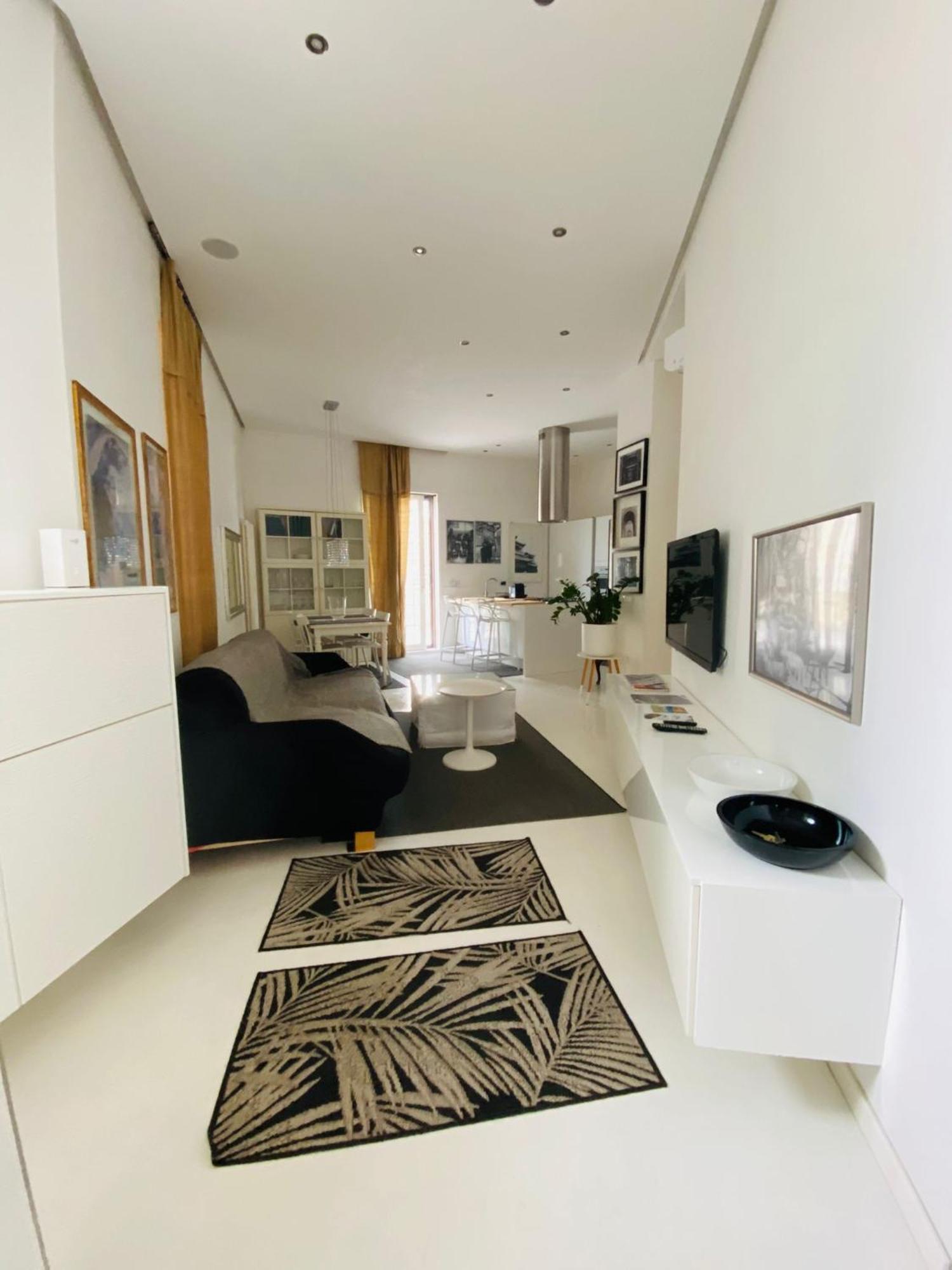 Rome, Beautiful Apartment In A Vintage Building Lido di Ostia Esterno foto